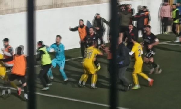 Amatör maçta kavga!